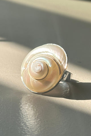 MAEVE SHELL RING