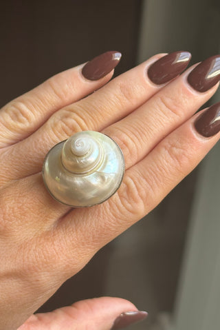 MAEVE SHELL RING